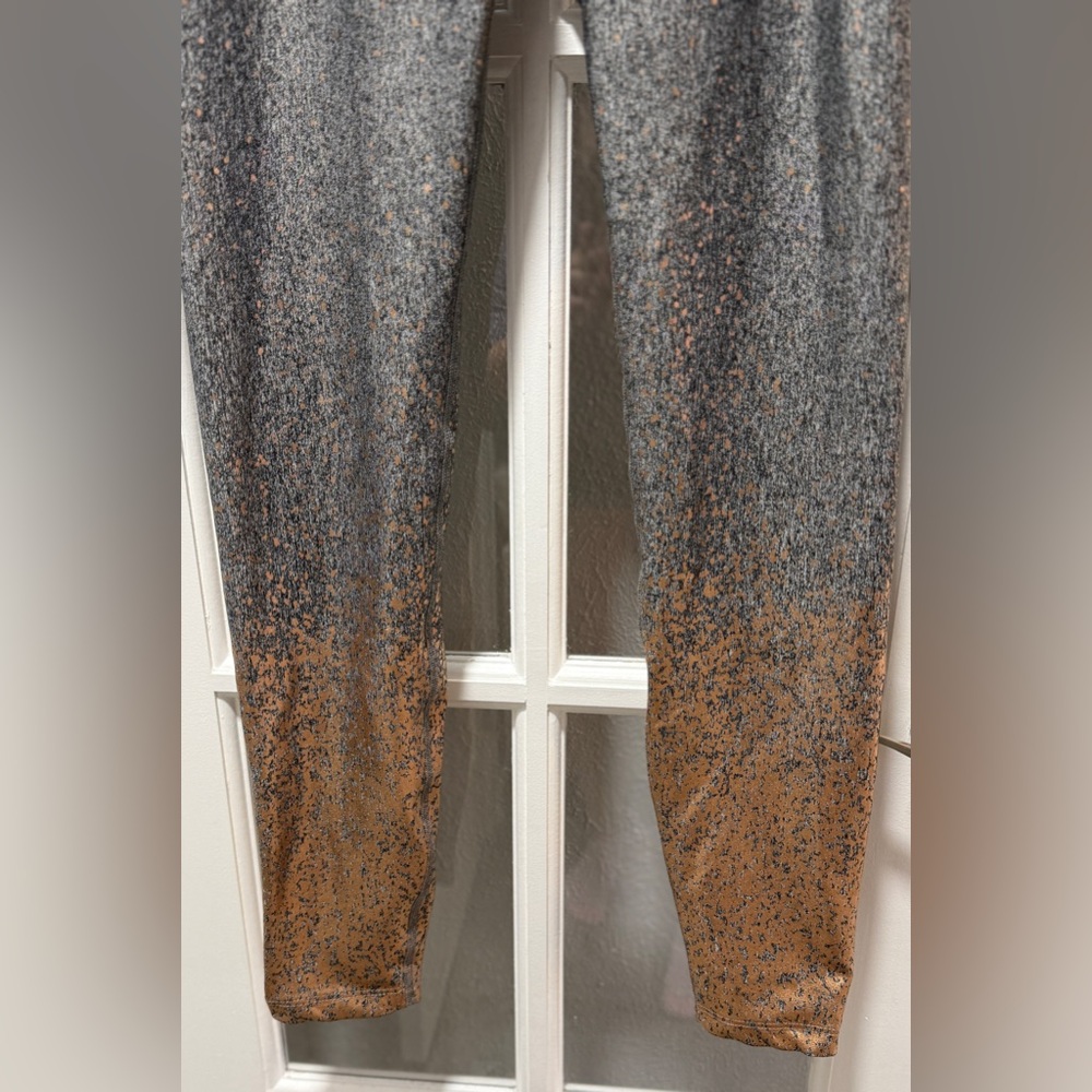 Beyond Yoga Alloy Ombre Sparkle High Waisted Midi Legging - Picture 6 of 14